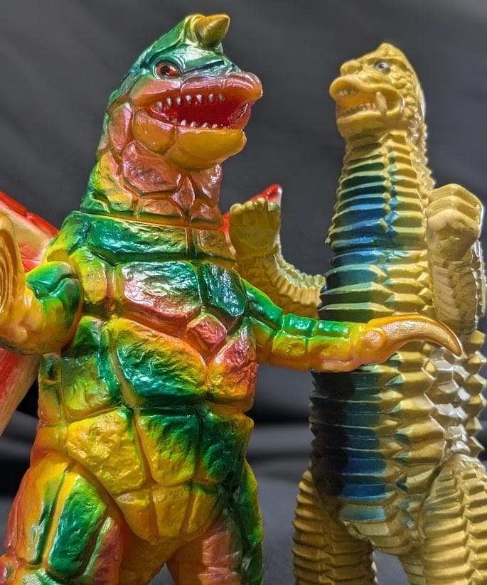 レッドキング＆ドラコ羽付（ブルマァク復刻）ソフビフィギュア２体セット