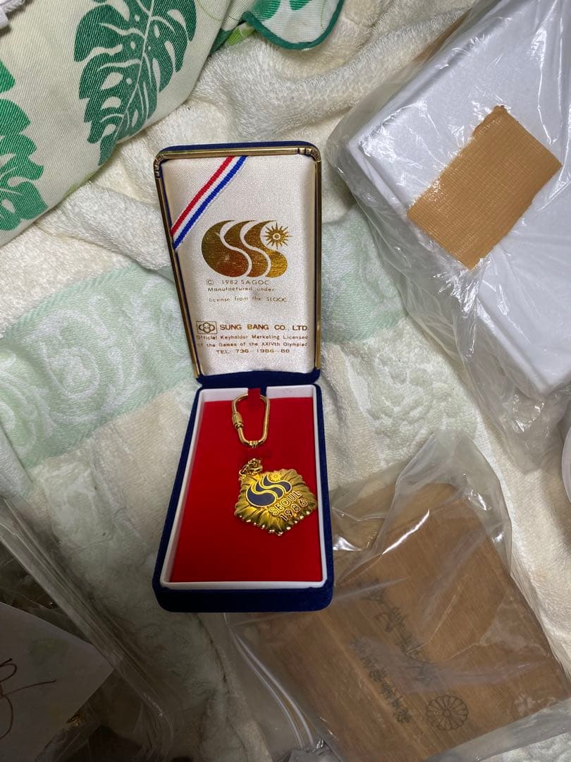 SUNG BANG 金メダル風ペンダント