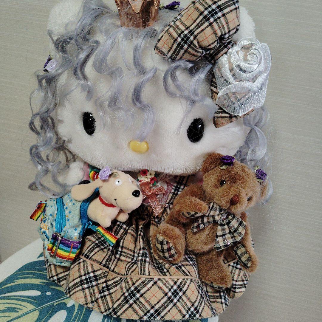 hello Kitty Sanrio 手作りプラッシュドール 王冠付き
