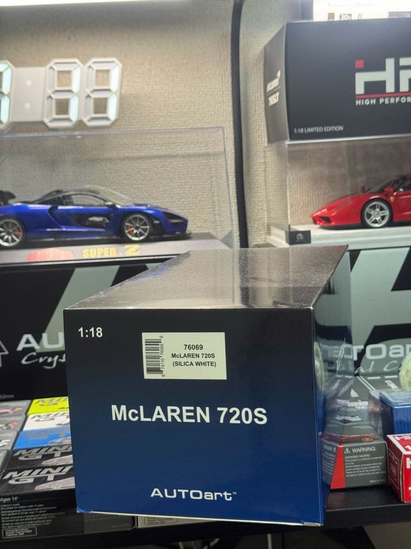 オートアート　McLaren 720s マクラーレン720s 1/18