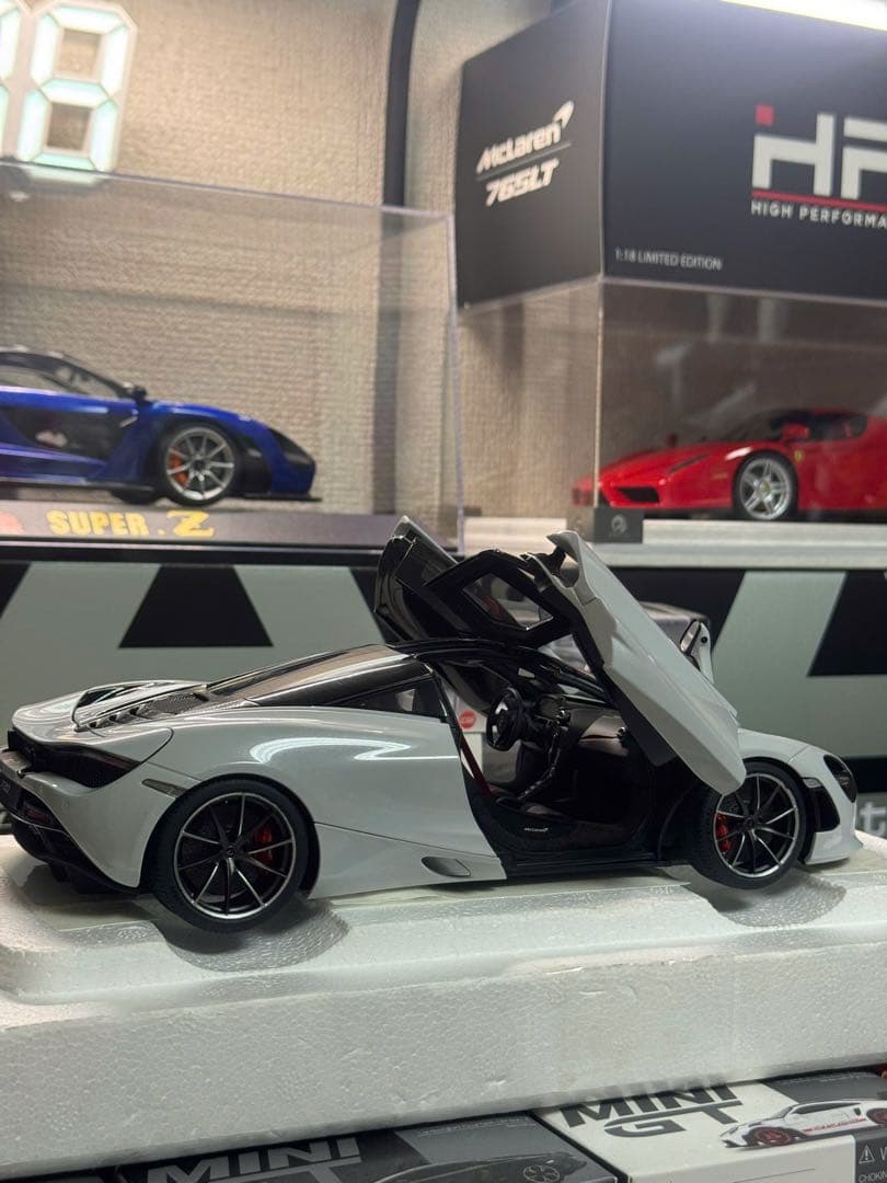 オートアート　McLaren 720s マクラーレン720s 1/18
