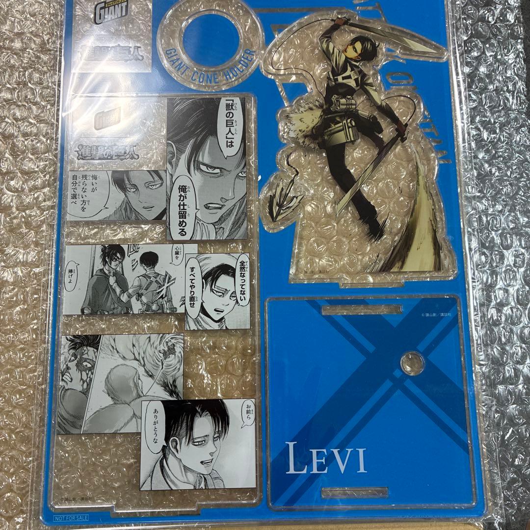 ジャイアントコーン　進撃の巨人 サーヴェイコープス アクリルスタンド①