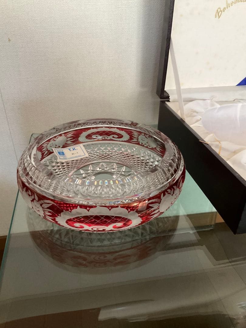 チェコスロバキア、Bohemia Glass 赤クリスタル皿 専用ケース付き