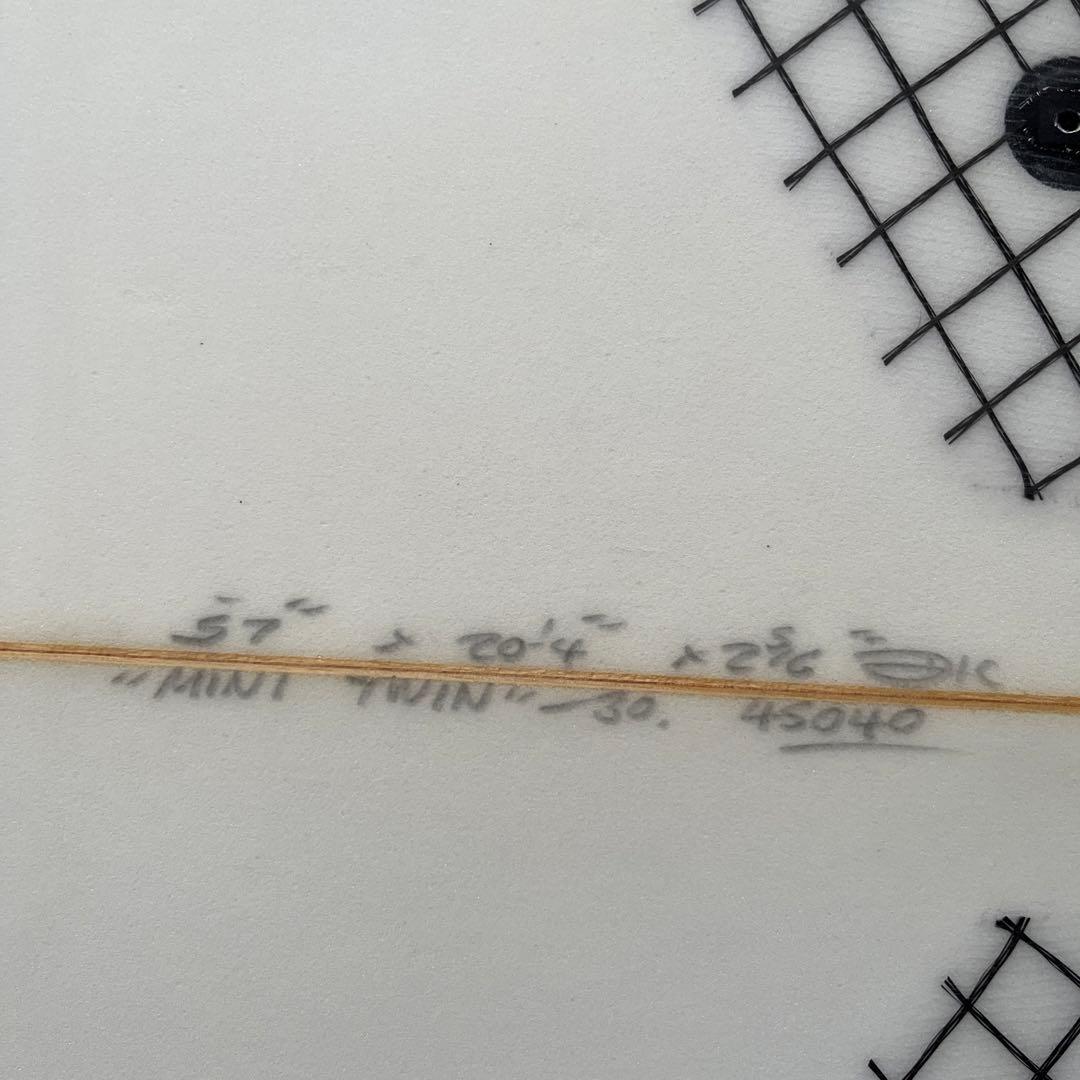 サーフボード　DHD ミニツイン　5.7