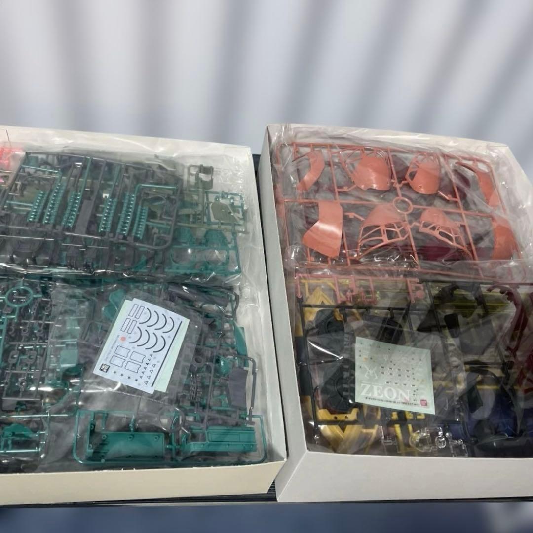 MG1/100ドズルザビ専用ザクⅡとMG1/100シャア専用ゲルググ2.0