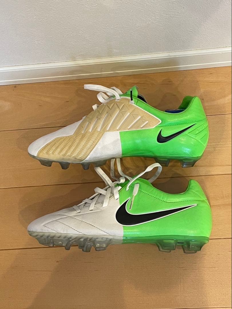 NIKE トータル 90 レーザー 27.0cm