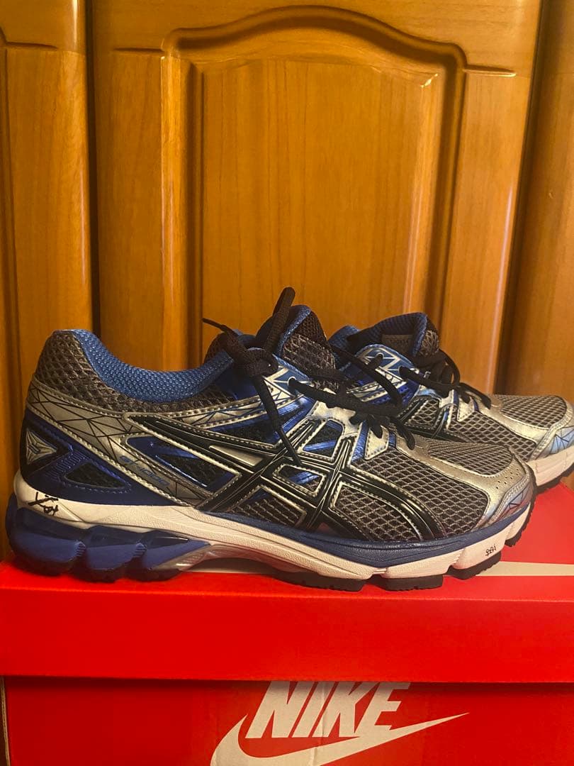 【小野伸二選手実使用品直筆サイン入】アシックストレーニングシューズ おまけ付