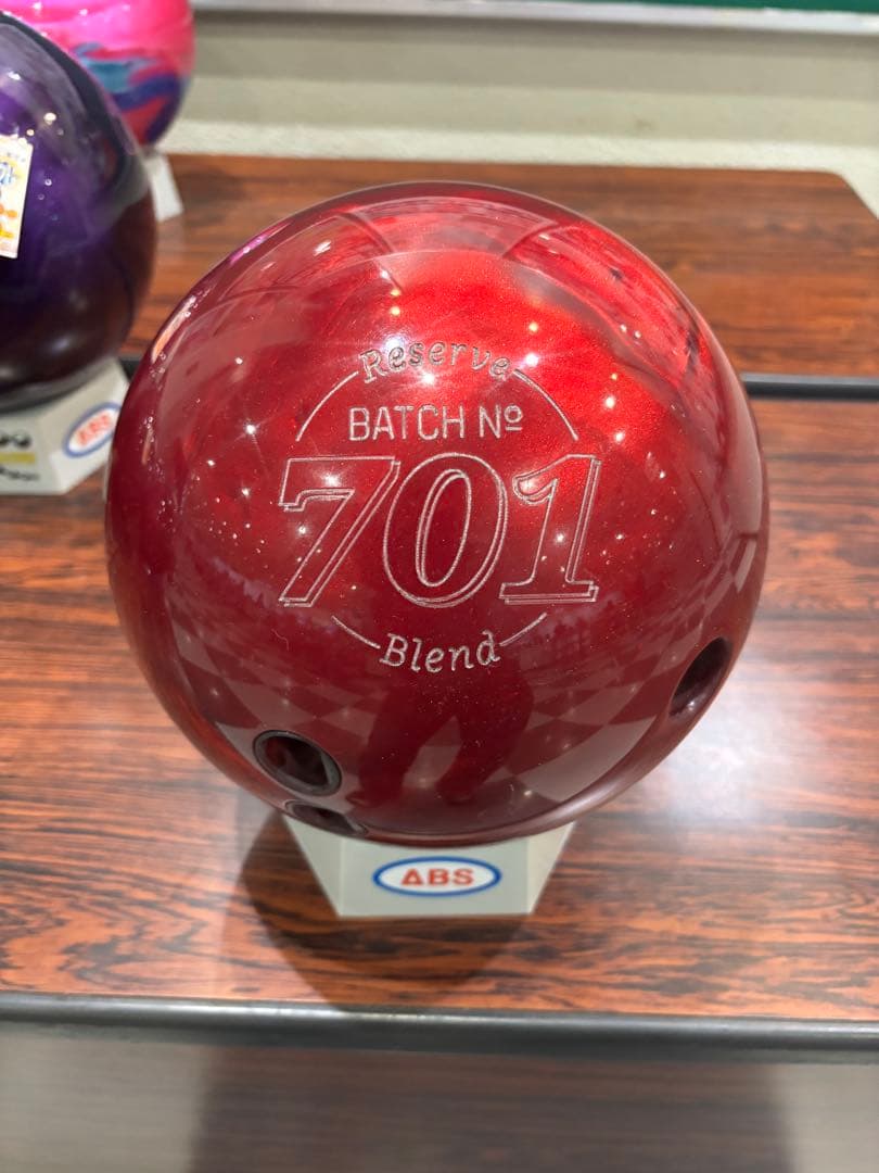 Honey Badger Ruddy ボウリングボール 15 lbs 3 oz