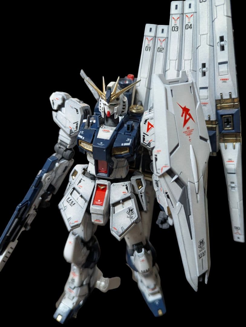 ​【完成品】RG 1/144 νガンダム（ガンプラ）