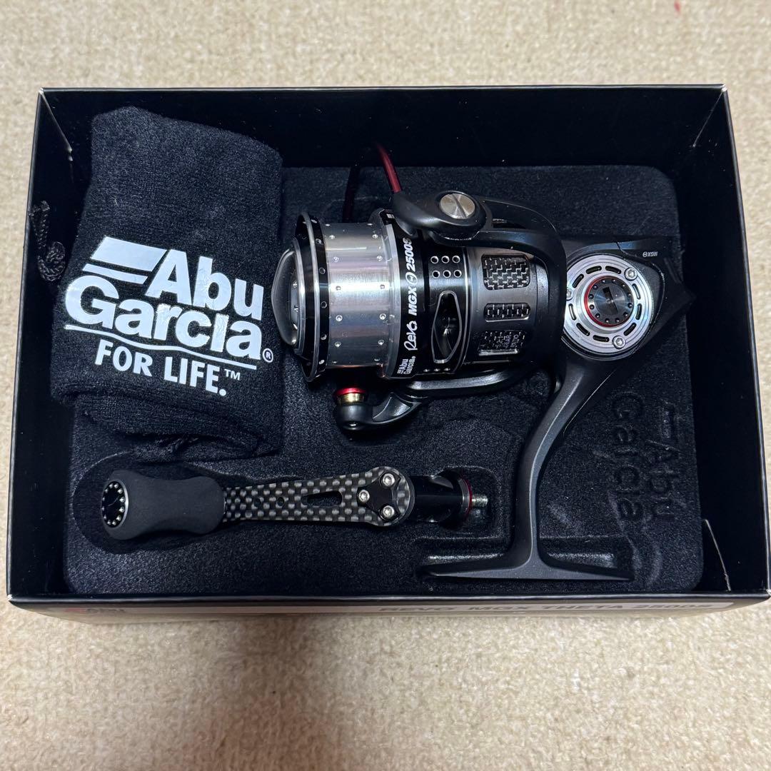 新品　AbuGarcia アブガルシアREVO MGX THETA 2500S