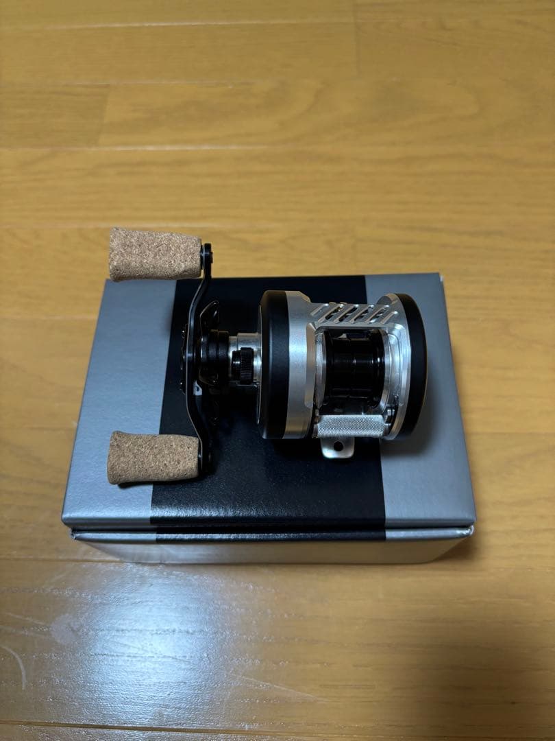 リール MILLIONAIRE CT SV PE SPECIAL SV70HL-SLPW