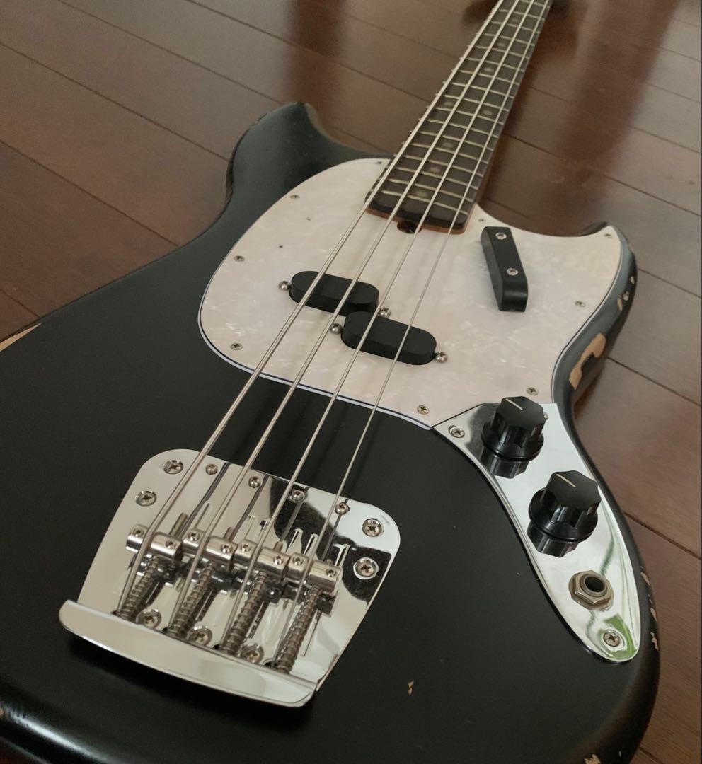 ベース FENDER JMJ Road Worn Mustang Bass