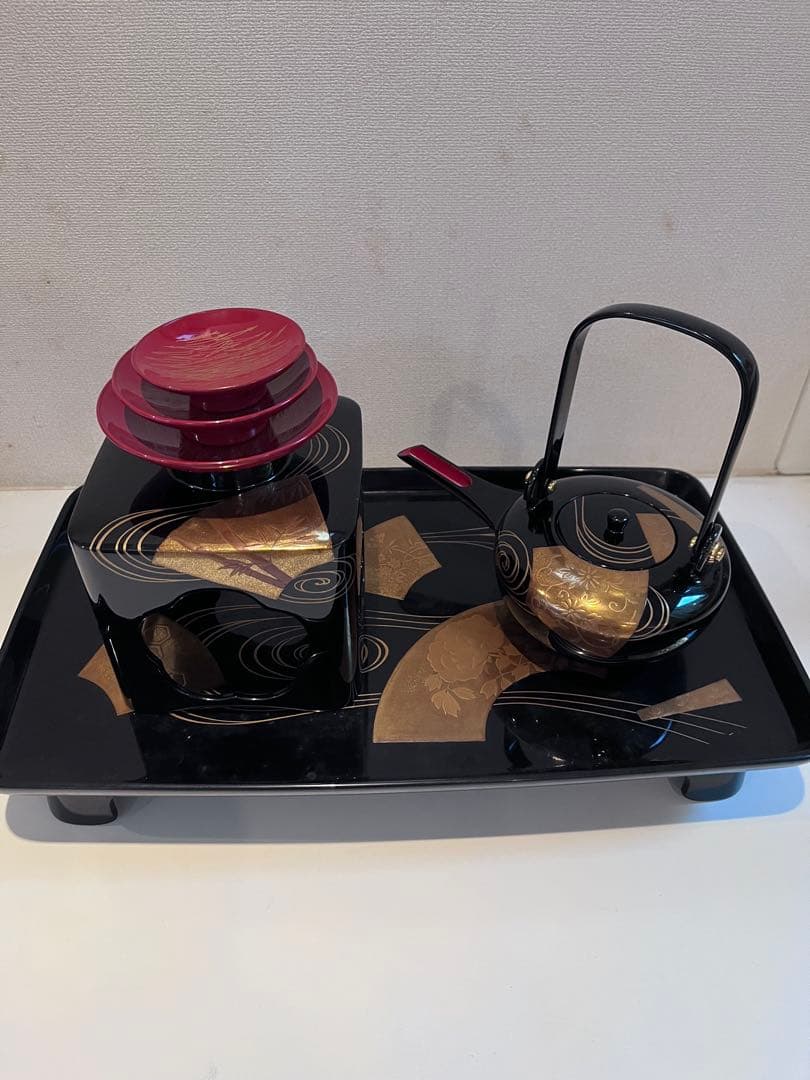 【未使用】輪島塗 蒔絵 三段重箱 お屠蘇 盃　酒器セット　中島忠平の作品