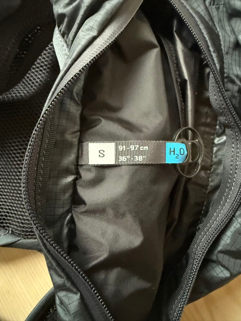 SALOMON ADV SKIN 15 ブラックsize　S