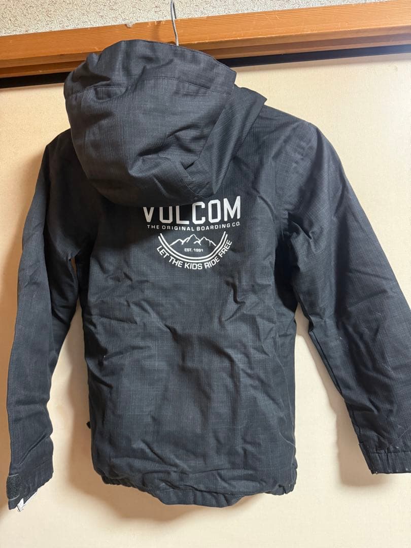 VOLCOM 子ども用 ブラックジャケット
