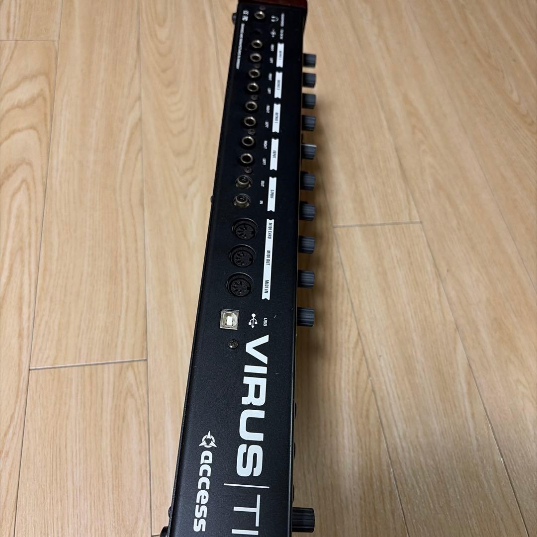鍵盤楽器 Access Virus TI Desktop