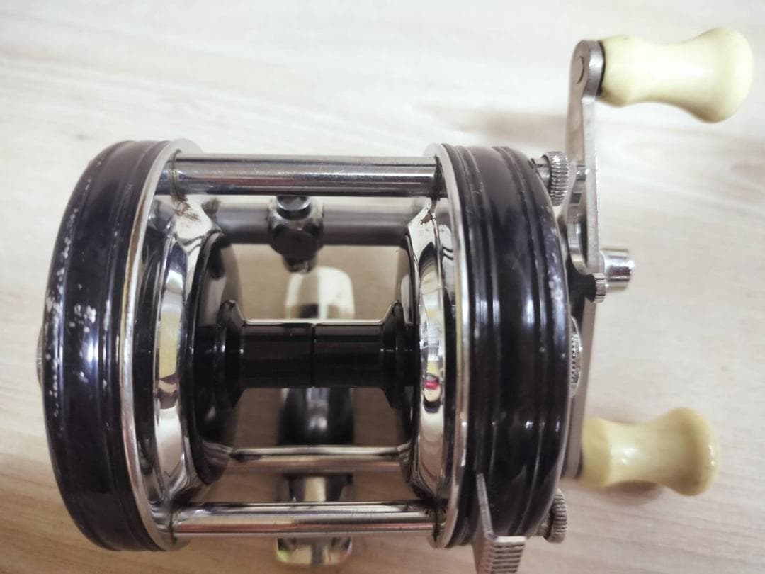 アブガルシア　アンバサダー5000C 　ビンテージ　リール abu 　黒#