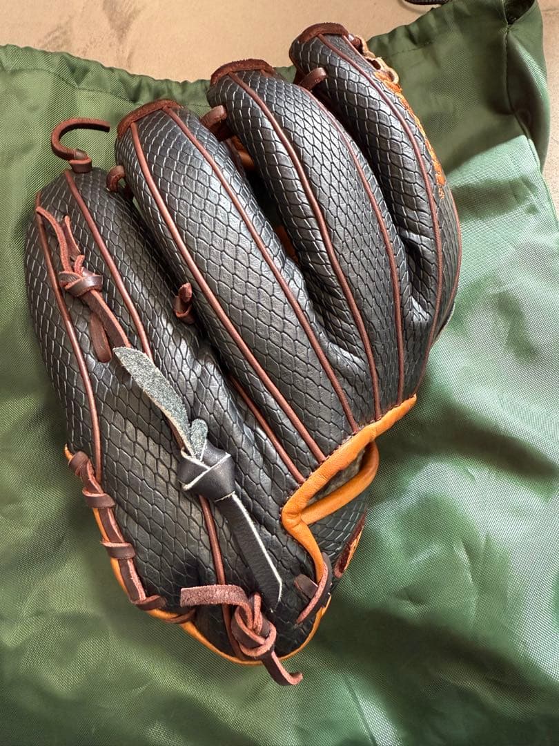 Wilson 軟式グローブ 黒/茶　DUAL RHK86H wil24fw