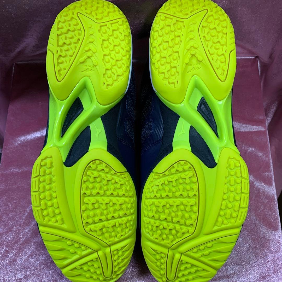 61GB191445 28.0cm ミズノ テニス シューズ ネイビー/イエロー