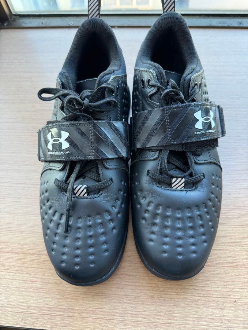 か*ご様 アンダーアーマーUAレインリフター27cm リフティングシューズ