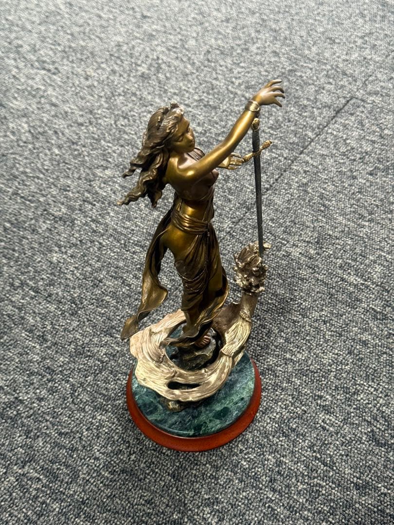 【湖の乙女】 エミリーカフマン作 フランクリンミント製 ブロンズ像 女神