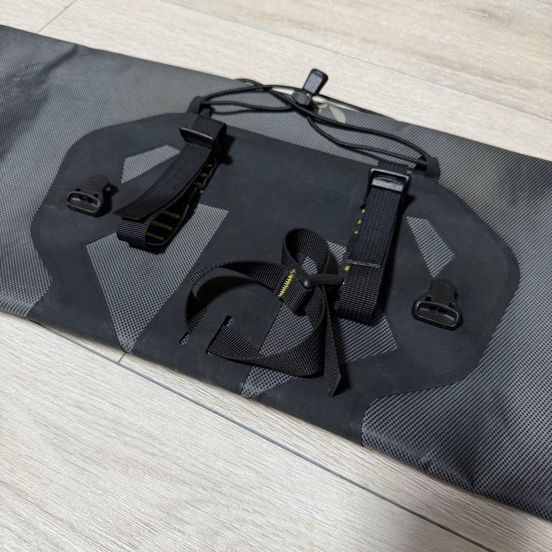 アピデュラ エクスペディション・ハンドルバーバッグ 9L