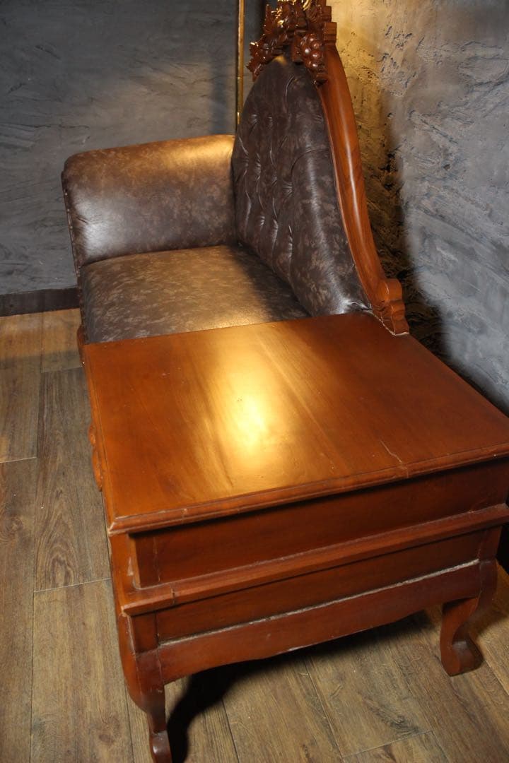 首都圏送無料〜 実用可能な美し過ぎるオブジェ 古いテレフォンベンチ 原産国不明