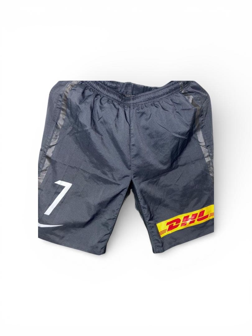 浦和レッズ　Nike ブラック ハーフパンツ DHLロゴ