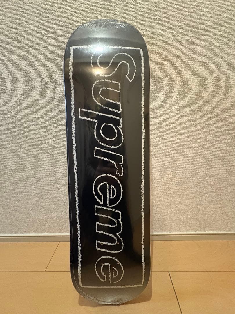スケートボード Supreme KAWS Chalk Logo Skateboard Black