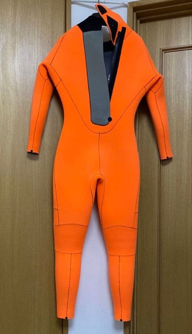 ブラック セミドライスーツ