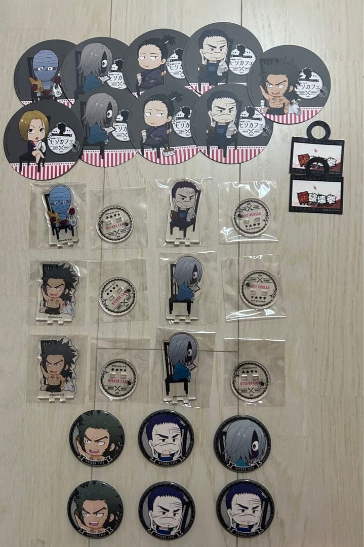 【23点】奇術師ヒソカのヒソカフェ 第2弾 特典&トレーディングアクスタ缶バッジ