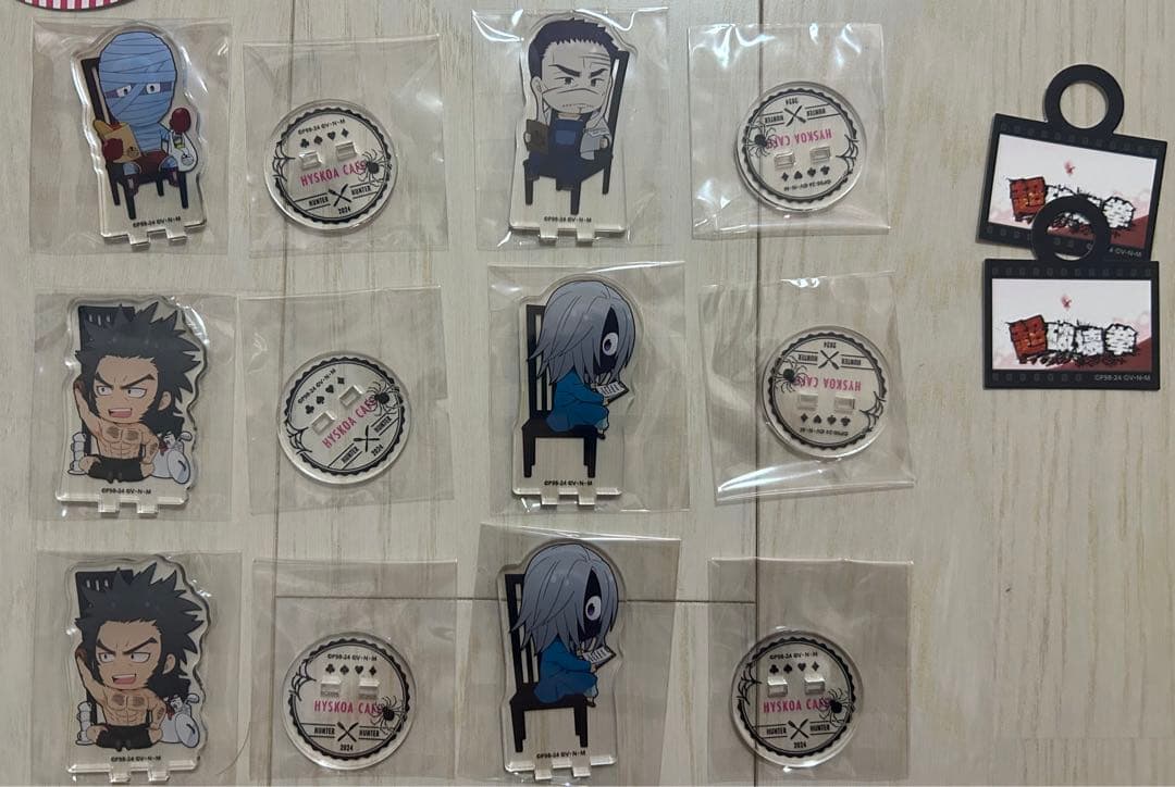 【23点】奇術師ヒソカのヒソカフェ 第2弾 特典&トレーディングアクスタ缶バッジ