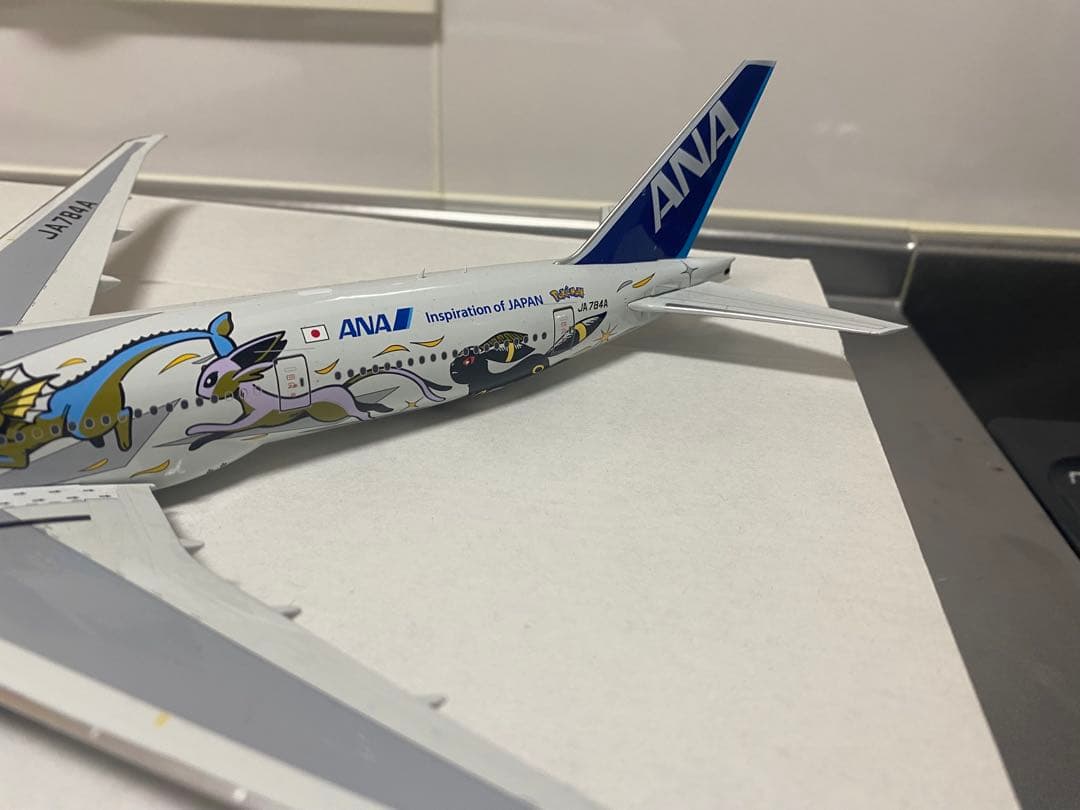 アキ@金額交渉歓迎　ポケモン ボーイング 777-300ER 1:200