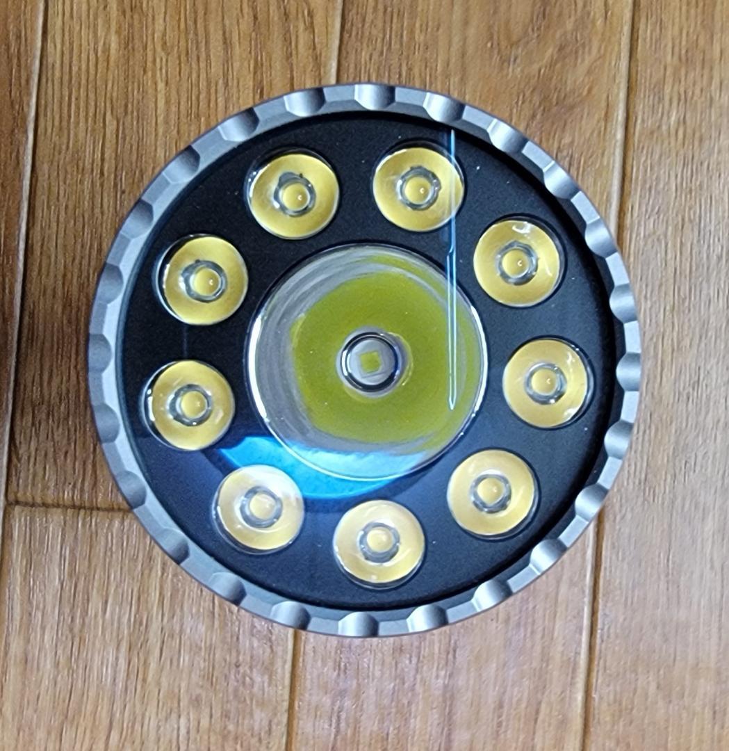 ACEBEAM X10 懐中電灯 7000ルーメン