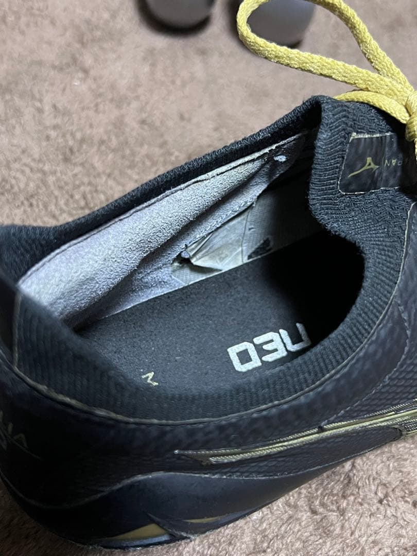 【限定カラー‼️】ミズノ モレリアネオ4βジャパン 黒×金 25.5