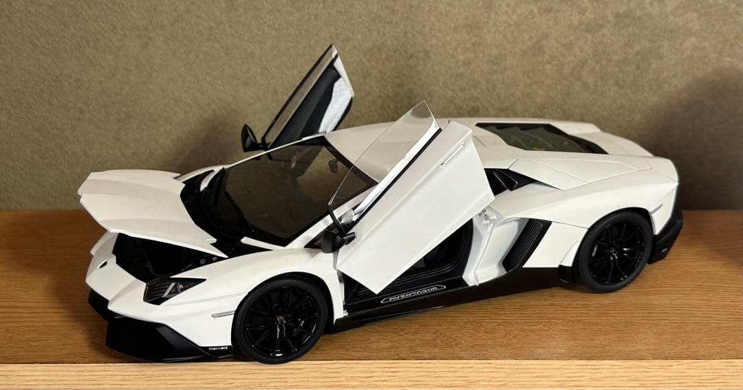 オートアート アヴェンタドール アニヴェルサリオ