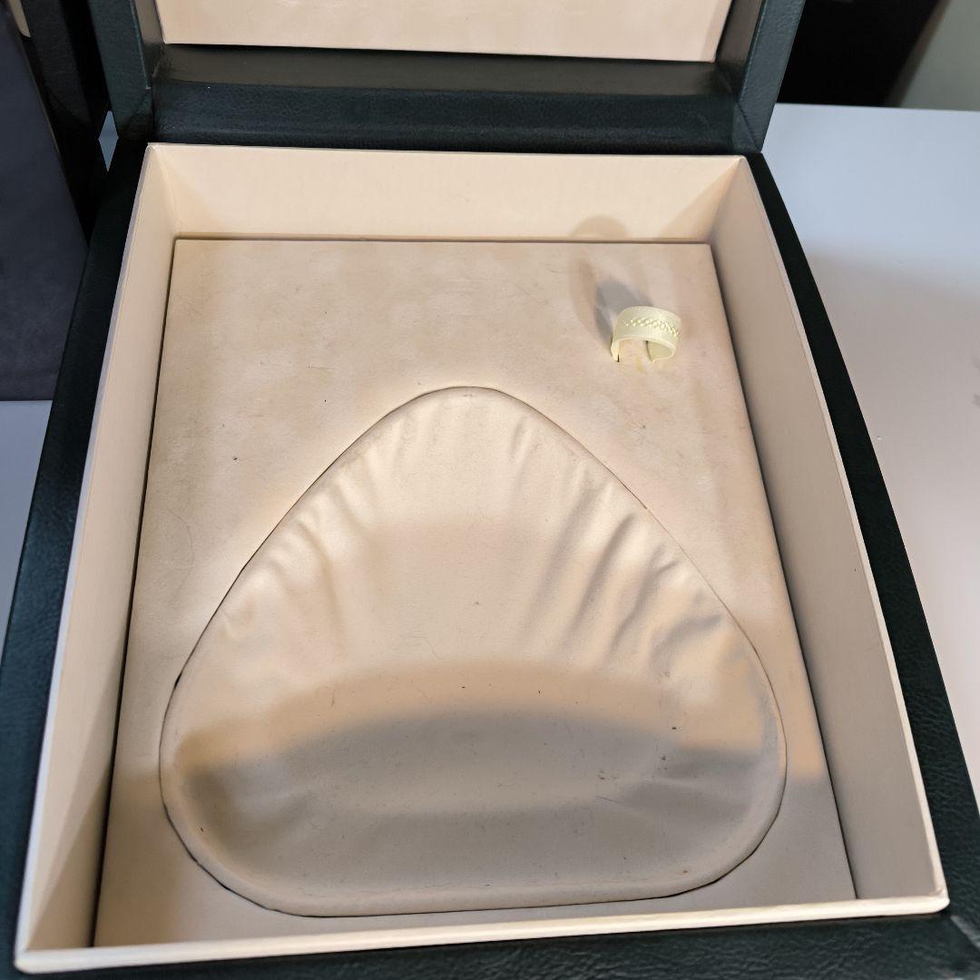 豪華ヘネシーリシャール旧型、新型２本セット(訳あり)