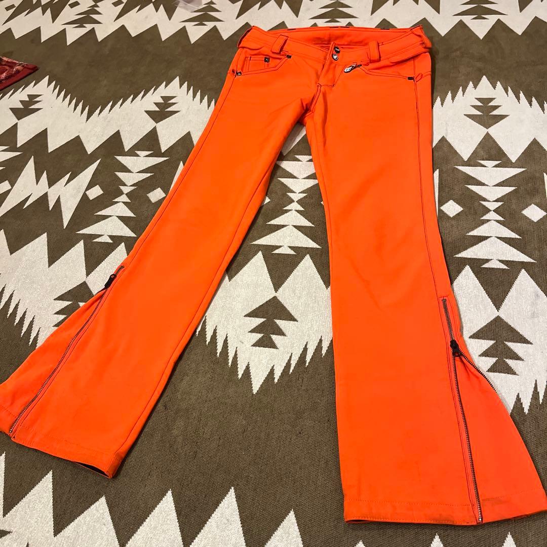 VOLCOMウェア上下セットS〜Mサイズ　パンツ×2本＋ベルト