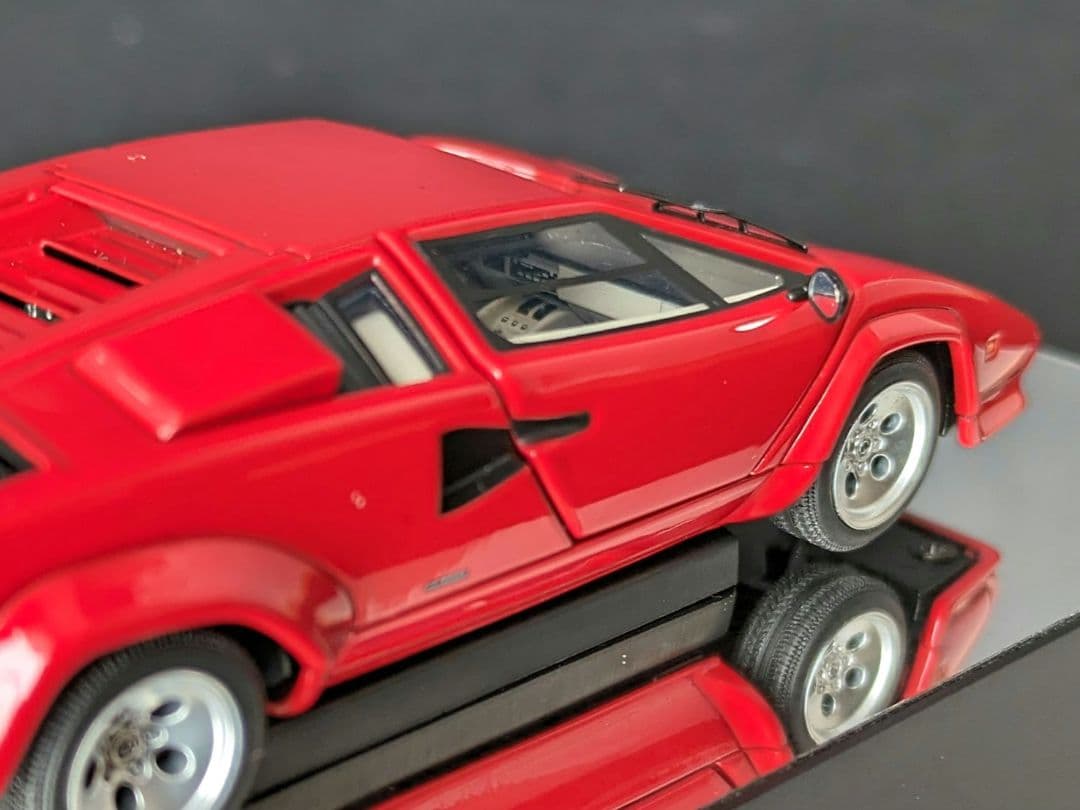 オートアート 1/43 ランボルギーニ カウンタック 5000S レッド