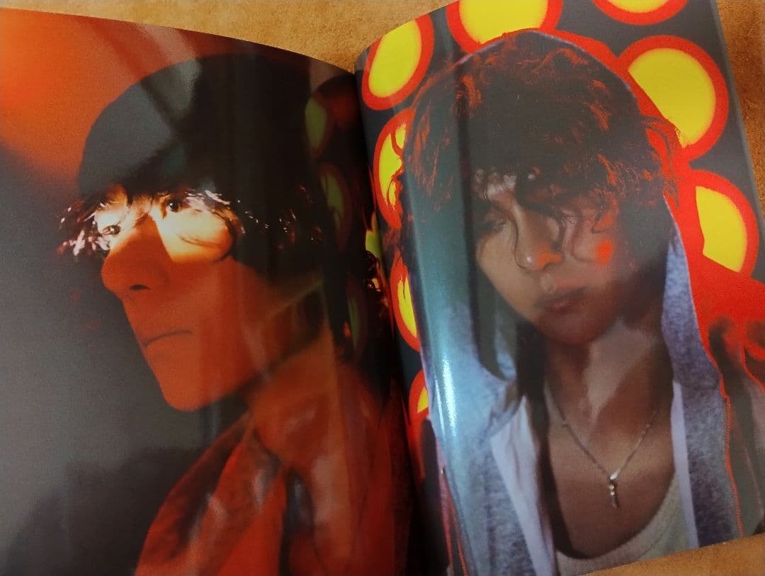 陳情令　王一博最新作　万物可爱&年曲傍観者 歌詞付き写真集