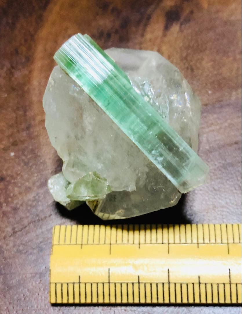 水晶　電気石　クリスタル　グリーントルマリン　パキスタン産