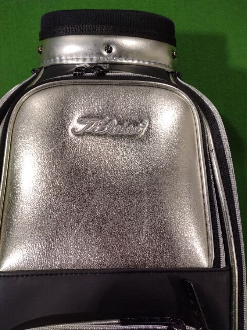 Titleist シルバーキャディバッグ