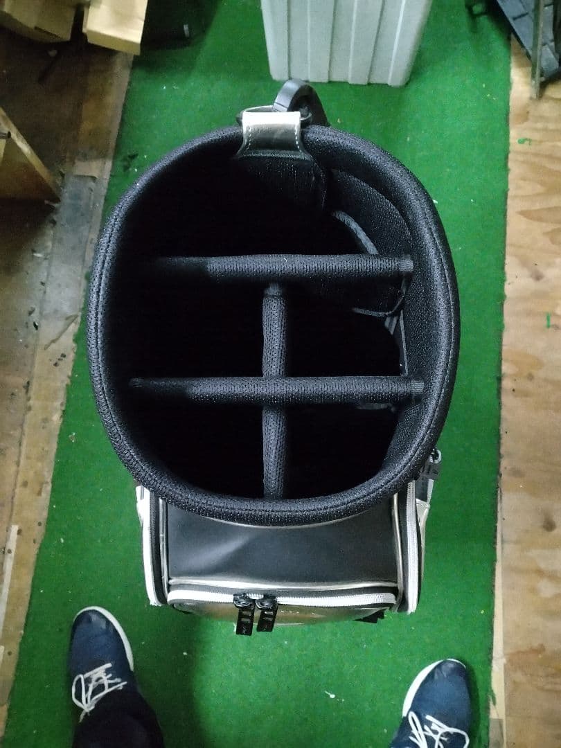 Titleist シルバーキャディバッグ