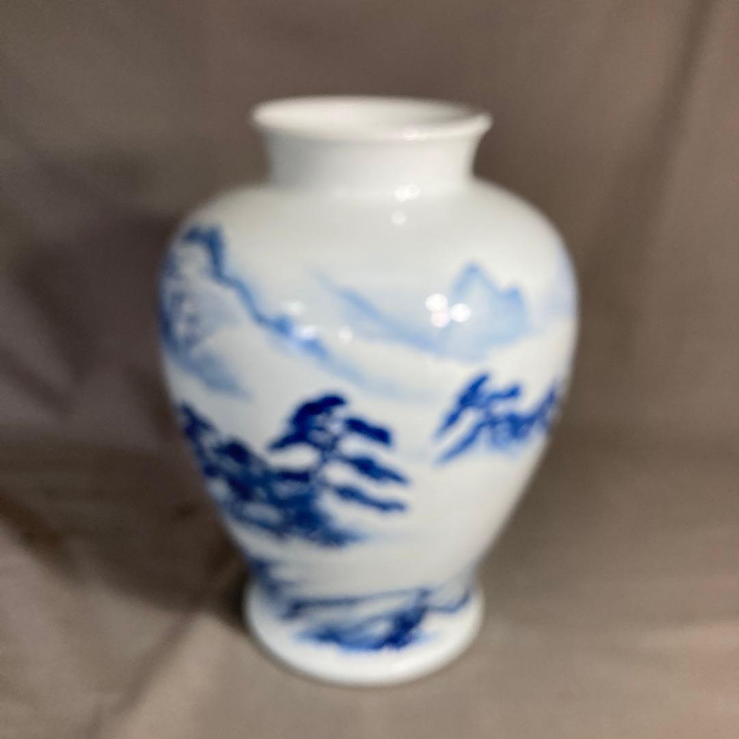 【深川製磁】有田焼の伝統　日本の名窯　宮内庁御用達　深川製磁　染付山水絵　花瓶