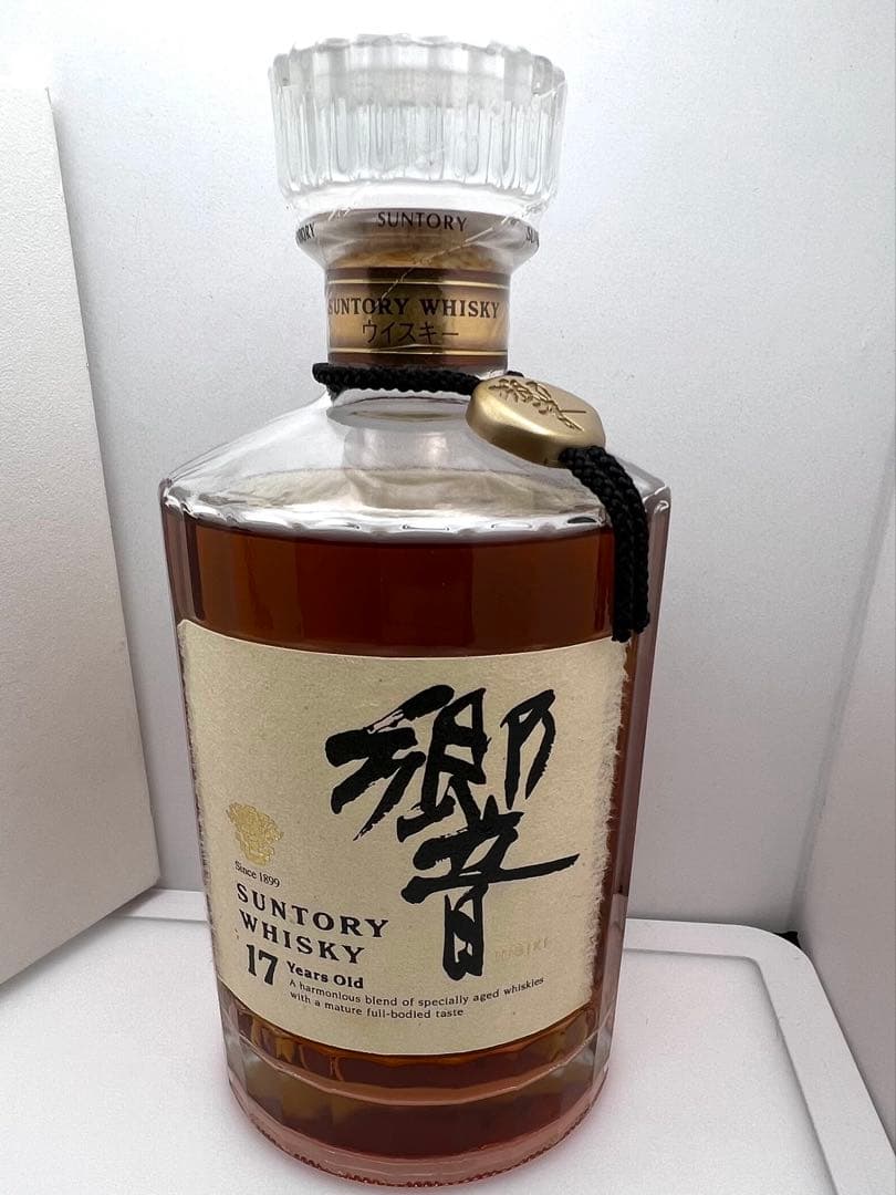 E*3様 響　17年　700ml 43% 未開封　オークションに なります。