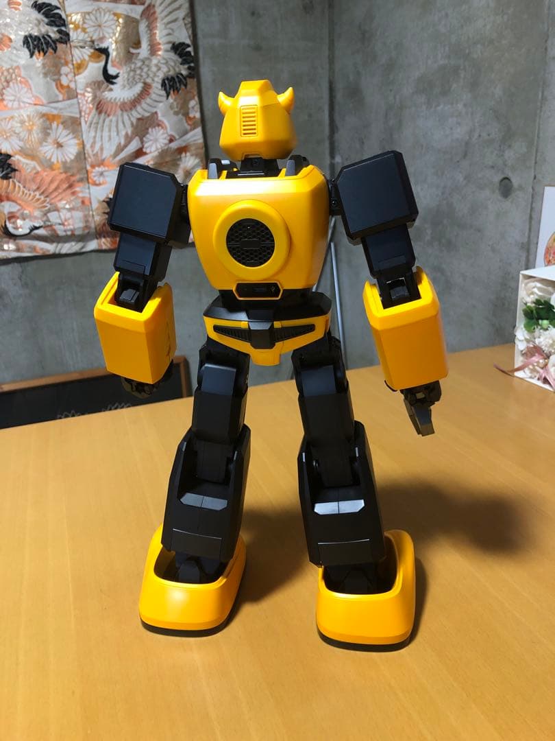 ロボセン　robosen バンブルビー　パフォーマンス　トランスフォーマー