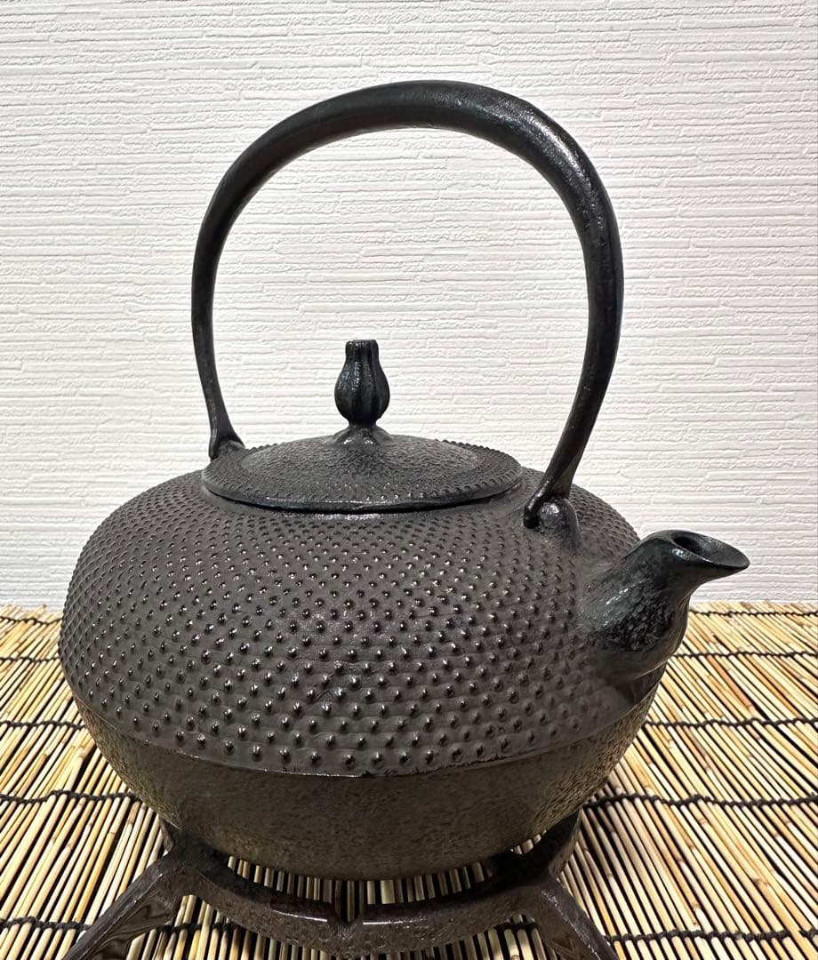 未使用、木箱、付属品付　南部三厳堂名人熊谷専太郎南部渓泉造　１５型手取型アラレ