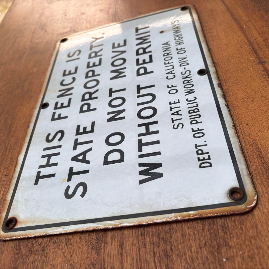 USA VINTAGE THIS FENCE IS ホーロー看板