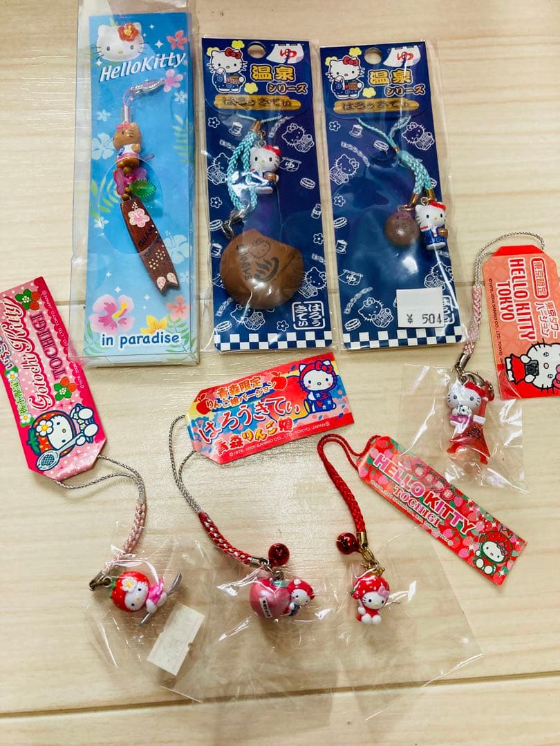 楽1番04✨キティ　ご当地　根付け　キーホルダー　チャーミー　56個