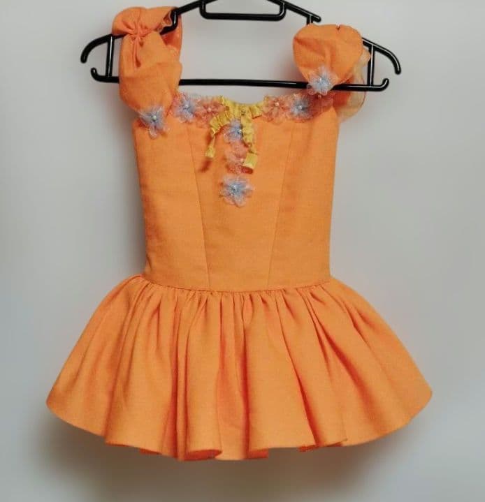 バレエ　5着まとめオレンジ ワンピース　緑の帽子付　小学校1年生